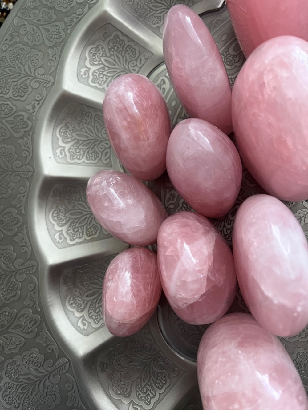 Rose Quartz Polished Free form Assorted Sizes - Picture 5 of 9